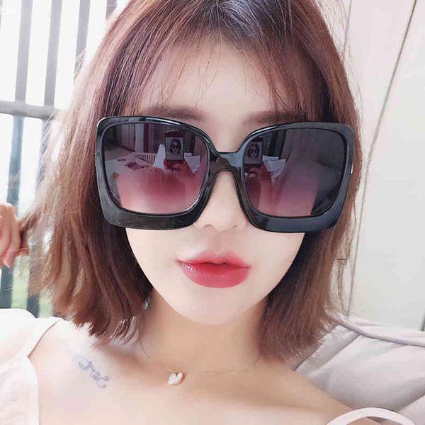 

2021 trendy fashion trending flat big square sun glass frame oversized shaped rectangle shad sunglass, White;black