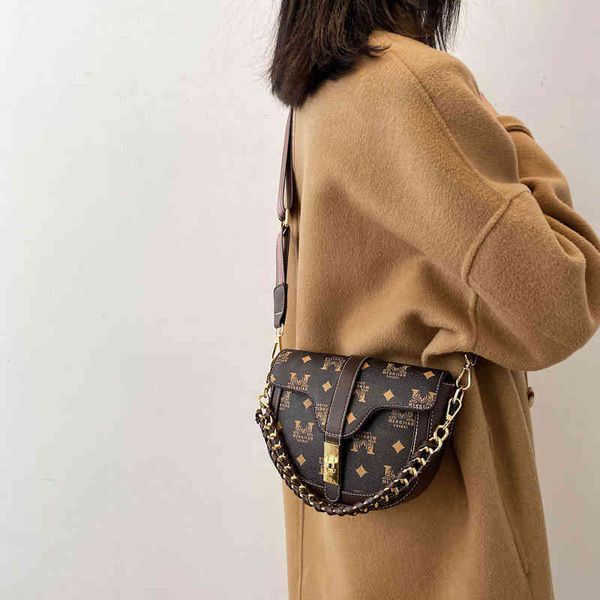 

2022 factory wholesale women's one shoulder letter small popular fashion messenger atmospheric foreign style women's bag 38zy