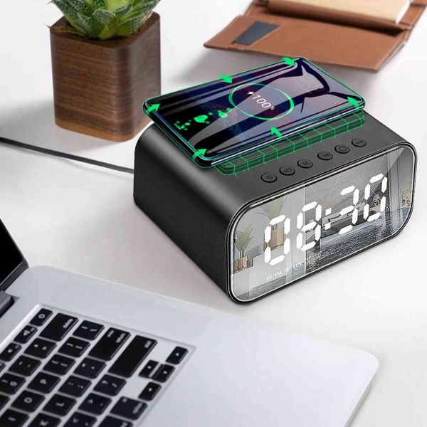 Carregador sem fio Alarm Clock Bluetooth Speaker LED Smart Digital Relógio Tabela Eletrônica Desktop Clocks FM Rádio USB Rápido Carregador 211111