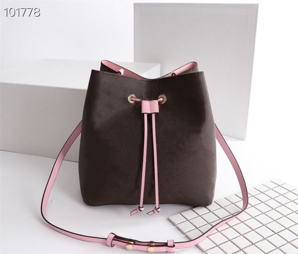 

fashion quality ladies dinner bag designer luxury leather canvas round letter flower pattern single shoulder size 26-22-27cm m44022