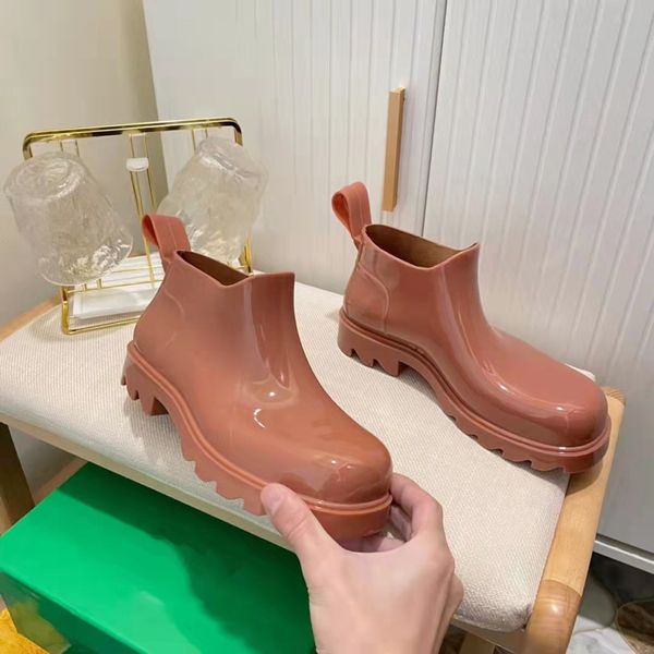 2022fad einfache süßigkeiten farbe männer frauen stiefeletten designer tiefe heel rutschfeste verschleißfeste westliche boot top qualität outdoor wate