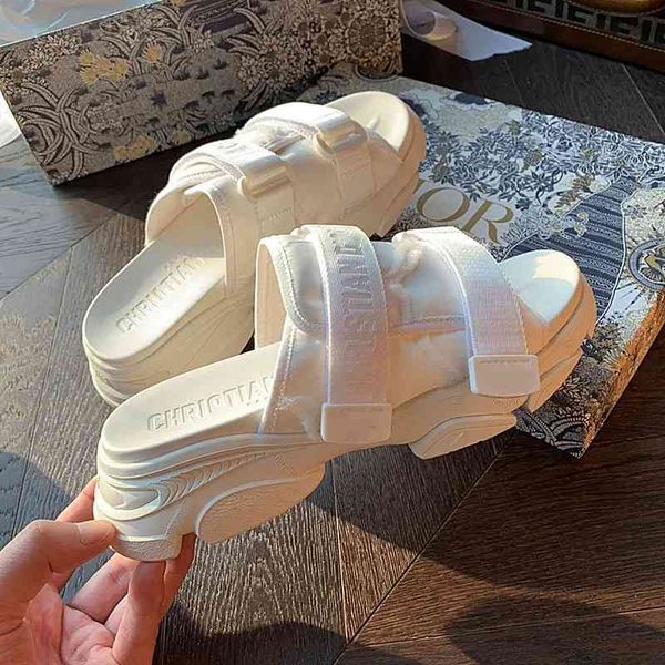 

d slippers for women to wear 2021 new beach sports dad sandals thick bottom muffin bottom sandals, Black