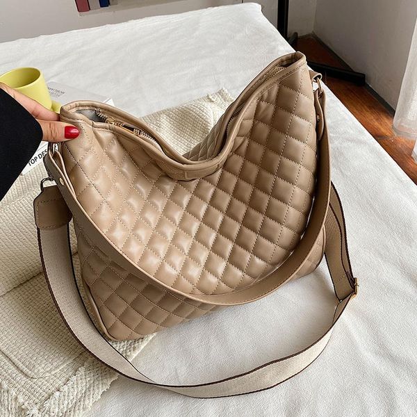 

evening bags black quilted retro large-capacity bag women's leftside winter style fashion all-match simple shoulder tote