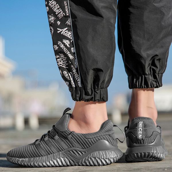 

2021 mens women knit running sport shoes triple black pink breathable comfortable couples outdoor trainers sneakers big size 35-46 y-h1503