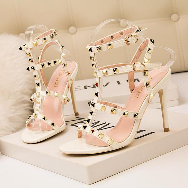 

sandals women classic pumps 2021 metal studs rivets strappy high heels galdiator buckle ankle strap stilettos, Black
