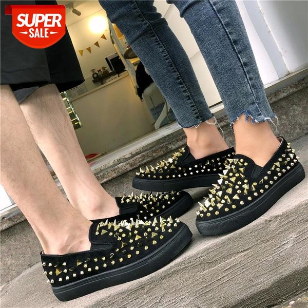 

2020 women flats shoes casual studded flats luxury brand rivet loafers shoes slip on big size 41 42 43 spikes studded #pn3b