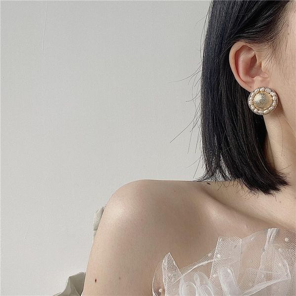 

stud vintage statement earrings temperament round delicate design natural freshwater pearl golden plating women, Golden;silver