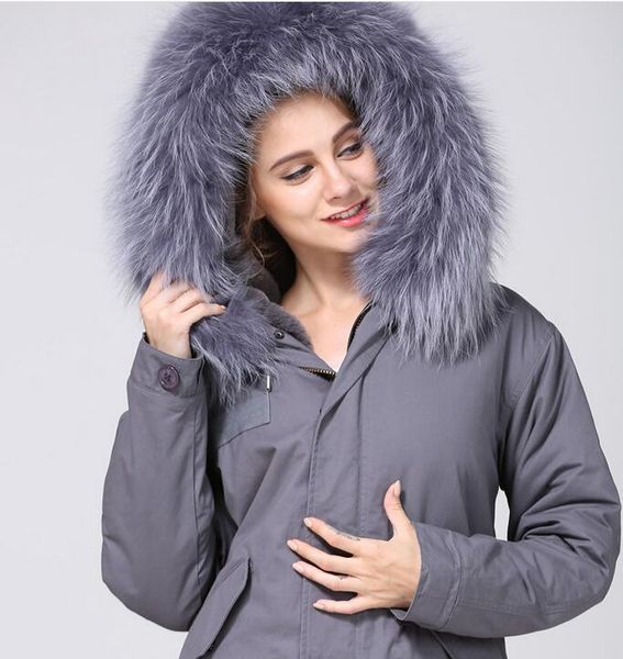 Hochwertiger grauer Waschbärpelzbesatz für Damen, Parka mit Kaninchenfellfutter, graue Mini-Damenparkas, Kaltmäntel, Damen-Winterjacken mit Kapuze