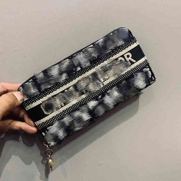 

holding women's bag 2021 fashion mobile phone horizontal wallet d home with box, Red;black