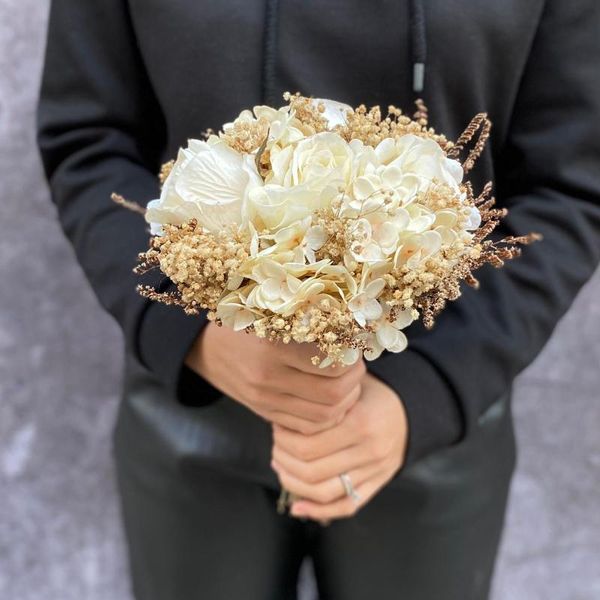 

bridal veils bride flower bouquet design and collar, Black