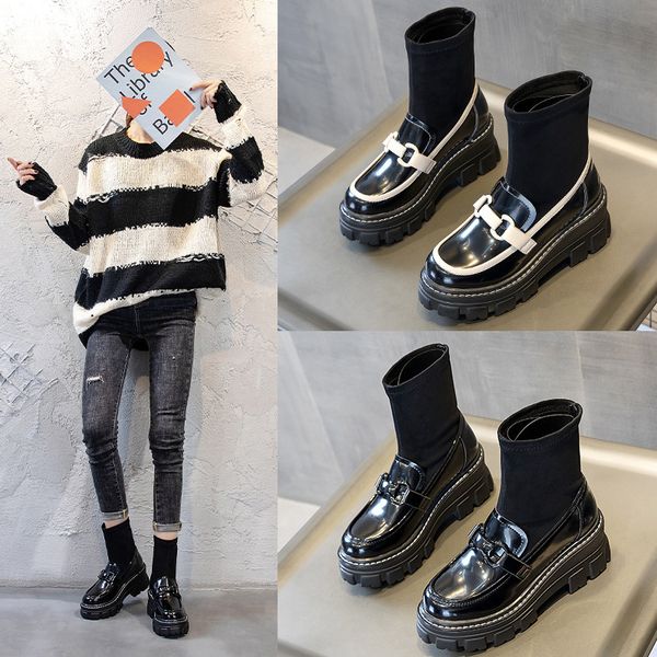 

women's sho in autumn with creased elasticity and th socks boots, Black