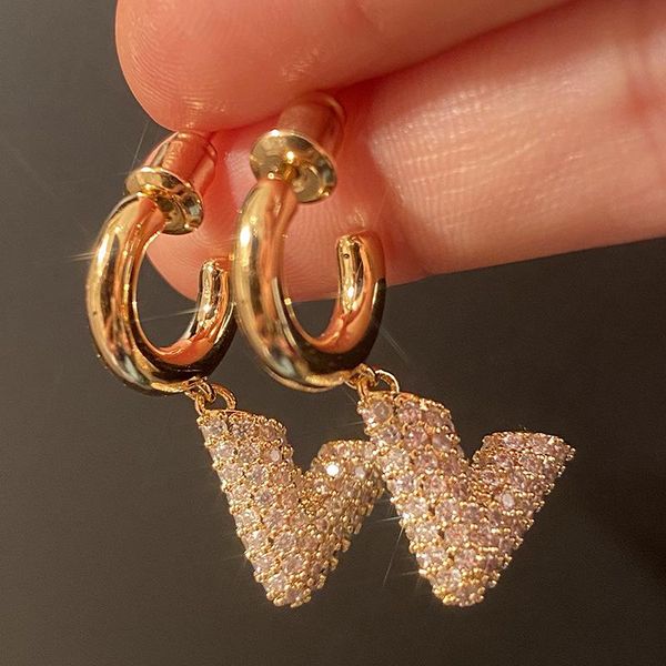 

dangle & chandelier simple and compact v letter earrings female temperament cold wind high-end, Silver