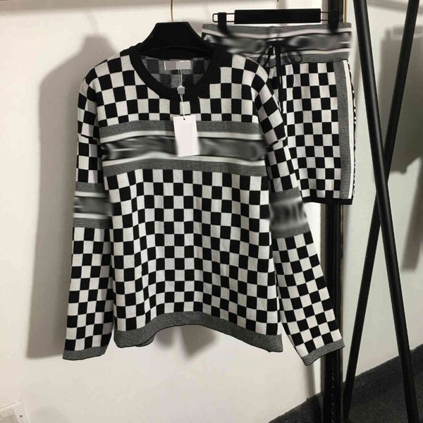 

design clothing 2021 autumn winter new suit black and white plaid long sleeve pullover sweater + knitted shorts