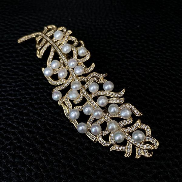 

yÂ·ying freshwater cultured white pearl cubic zirconia pave gold plated brooch pin, Gray