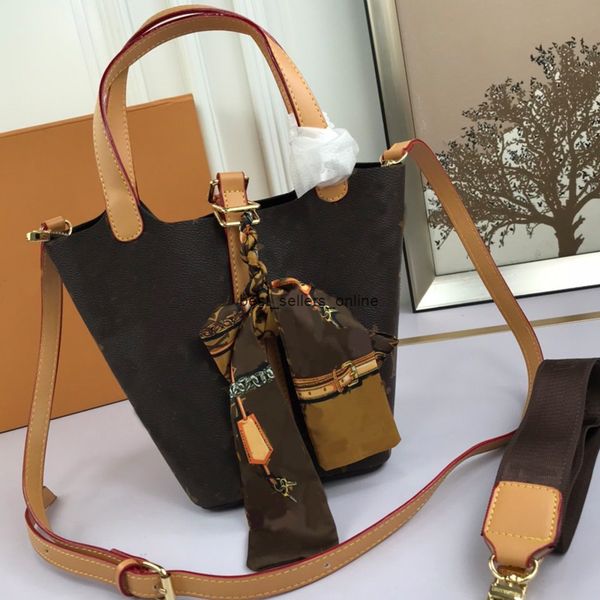 

bucket travelling bag handbag purse fashion l letter old flower patchwork genuine leather two shoulder straps ribbon feed, Red;black