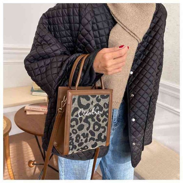 

2022 factory wholesale new leopard single shoulder bag winter korean plaid bucket small square diagonal cross portable women's