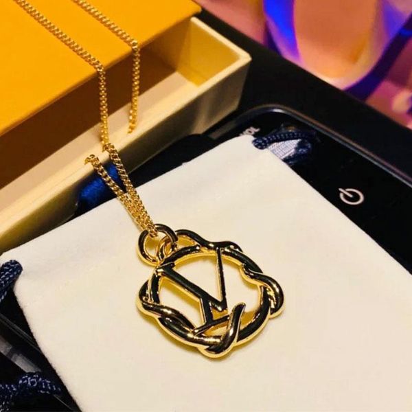 

pendant necklaces 1:1 logo flower shape letter v necklace ladies luxury jewelry original fashion brand anniversary trend party g, Silver
