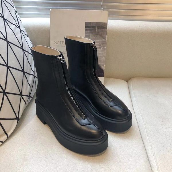 A linha Linha Limpa de couro Chelsea Boots Plataforma com zíper Slip-On Round Block Block Saltos de cunhas planas Booties Mulheres de bota grossa