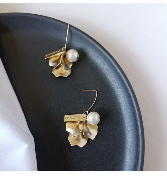 

high-fashione dumb gold flower-type with pearl earrings dangle & chandelier, Silver