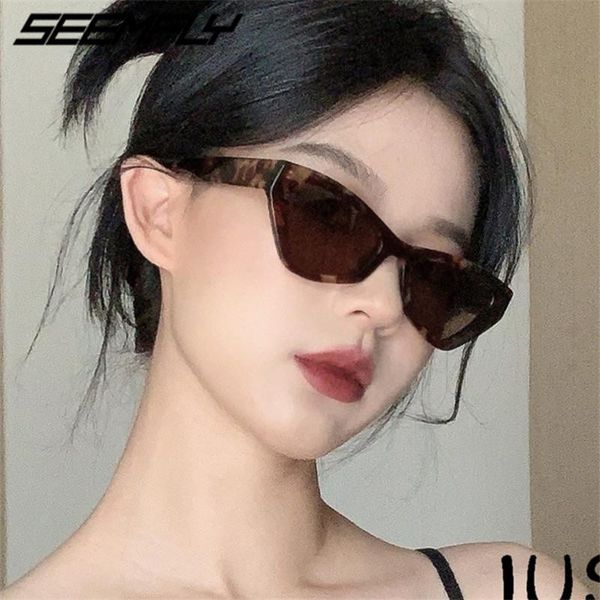 

seemfly fashion women vintage cat eye sunglasses small frame uv400 sun glasses shades street eyewear luxury female goggle mirror, White;black