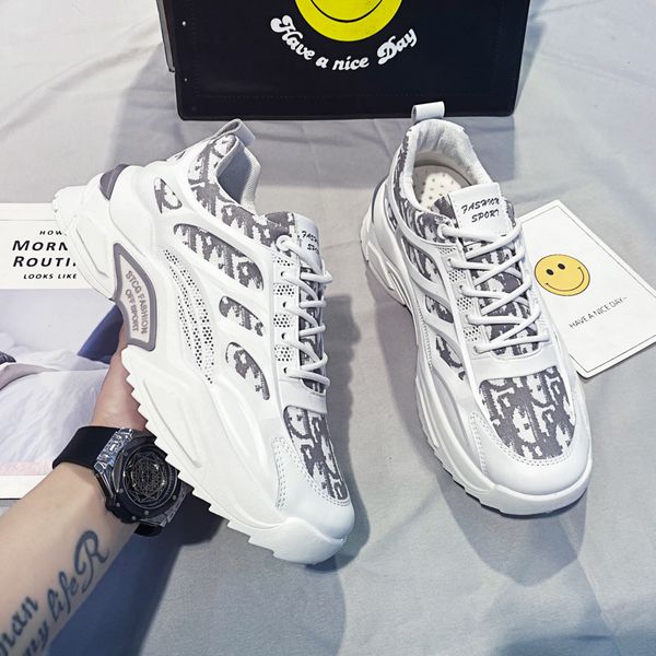 

2021 men women running shoes white black grey blue fashion mens trainers breathable sports sneakers size 37-44 qx, White;red
