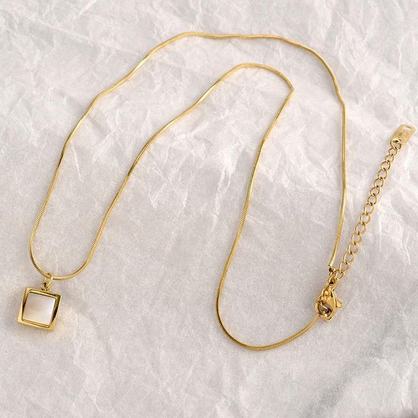 

pendant necklaces meyrroyu stainless steel romantic white shell cube necklace for women chain 2021 trend party gift fashion jewelry, Silver