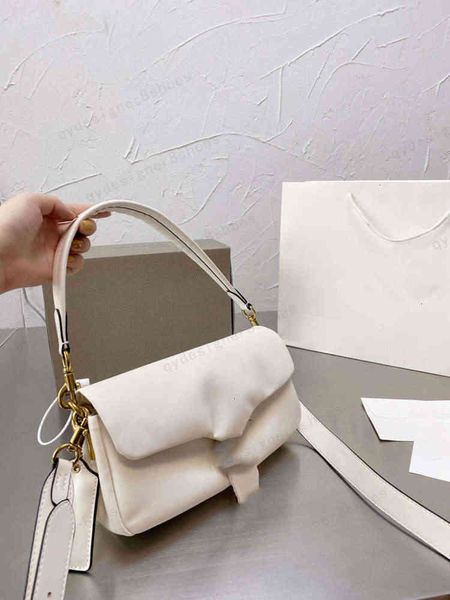 

2021 with box designer women's six-color cloud pillow bag size 26*15cm