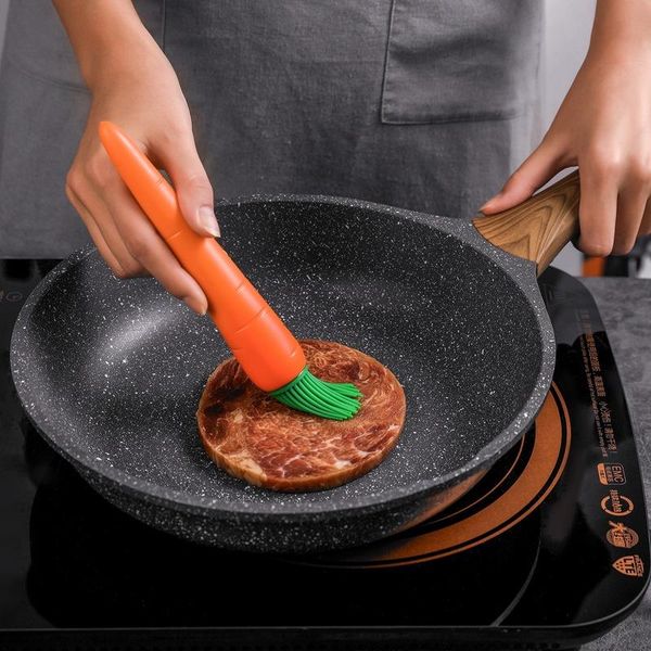 

tools & accessories creative carrot shape barbecue oil brush cake baking cream integrated silicone kitchen iron tool brushes