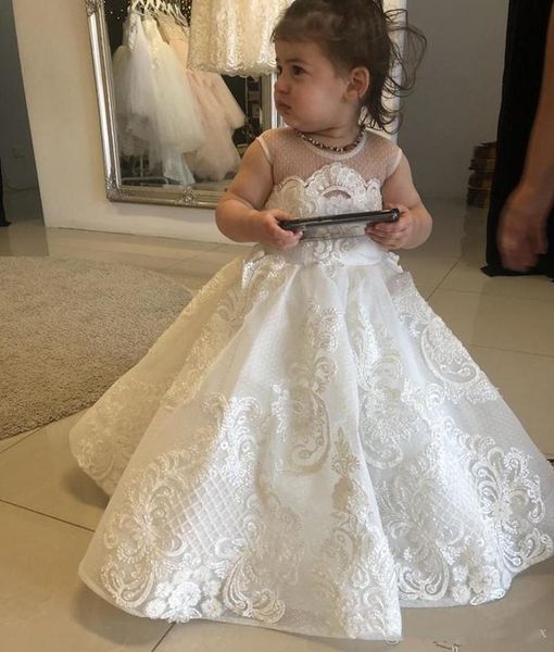 Prenses Beyaz Dantel Bir Çizgi Çiçek Kız Elbise Düğün Sheer Jewel Boyun Aplikler Uzun Çocuk Toddler Pageant Abiye İlk Communion Elbise Brithday Parti Giyim