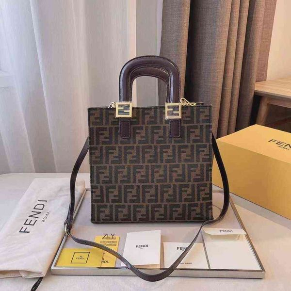 

the new bag is coming, super beautiful bag, portable one shoulder, zly bags