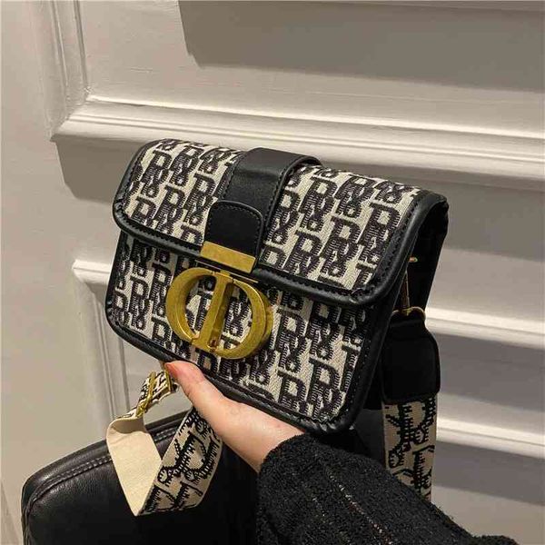 

design simple personality small square bag and winter this year popular wide shoulder belt single shoulder handbags