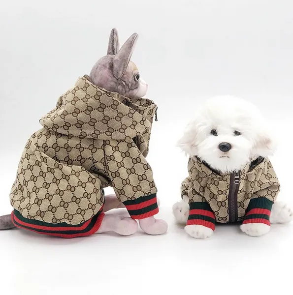 Moda Cão Vestuário Clássico Vintage Vestidos de Cachorrinho Animal de Estimação Ao Ar Livre Casual Marca Designer Cartas Impressas Casais Estilos Camisas para Teddy Schnauzer Pomeranian