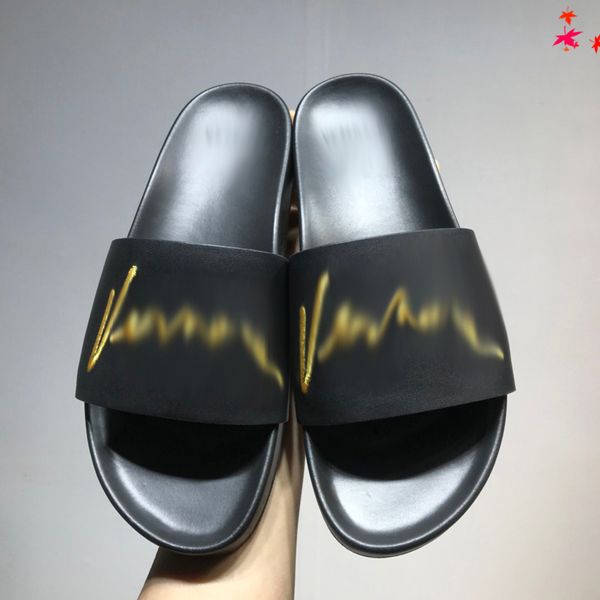 

2021 slipper designer slide summer sandals fashion men beach indoor flat flip flops leather luxurys shoes mens slippers with box size 39-45, Black