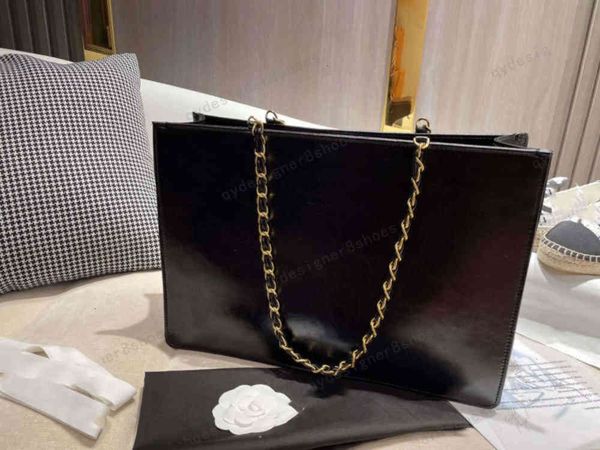 

2021 women's autumn retro black shopping bag commuter size 37*26cm designer handbags tote