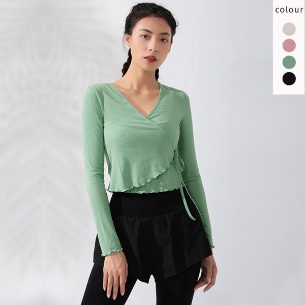 

tight fitness wear a stretch yoga suit over running long-sleeved t-shirt breathable, quick-dry outfit