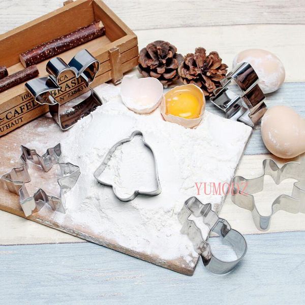 

6pcs/set Christmas Cookie Cutter Mold 3D Stainless Steel Biscuit Mould Cake Decoration Baking Tools Moulds