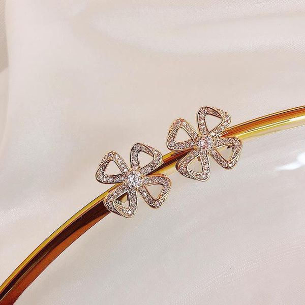 

stud korean style four-leaf clover earring flower earrings for girl metal inlaid zircon hollowed-out women's accessories, Golden;silver