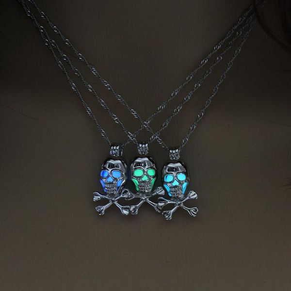 

pendant necklaces glow in the dark chain luminous skull necklace for men punk personality jewelry, Silver