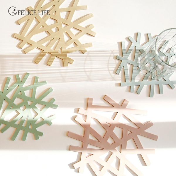 

mats & pads snowflake shape heat-resistant placemat for dinner home casserole pad household drink coasters table mat kitchen accessories