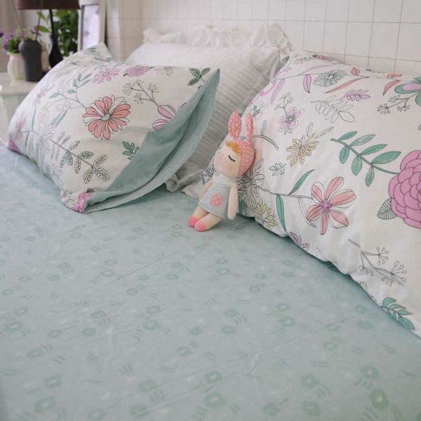 

italian four piece set of cotton pastoral hand-painted small broken flowers, small fresh bed sheets, quilt covers and bedding