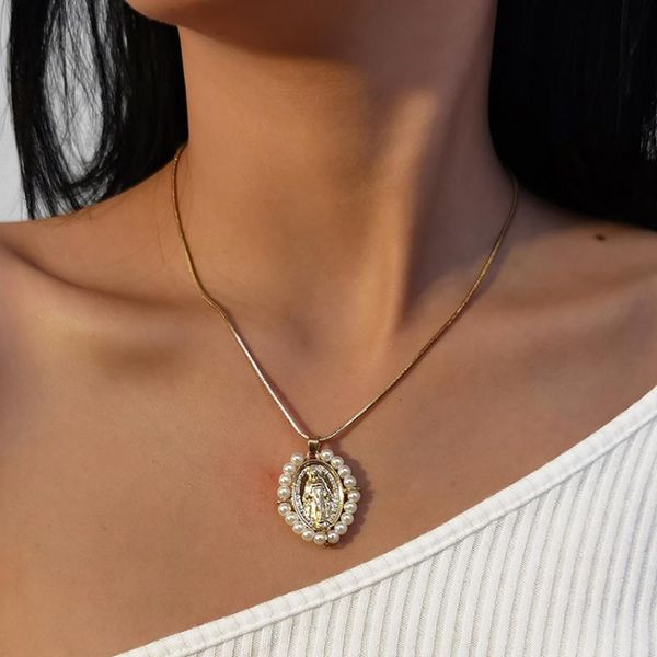 

vintage carved coin necklace for women metal retro figure medallion pearl pendant long necklaces bohemia jewelry, Silver
