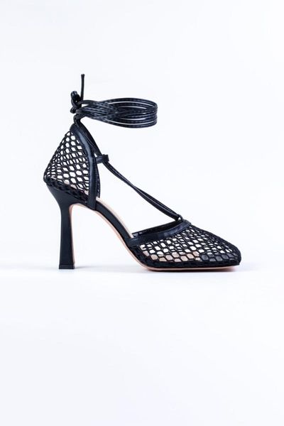 

sandals fishnet black
