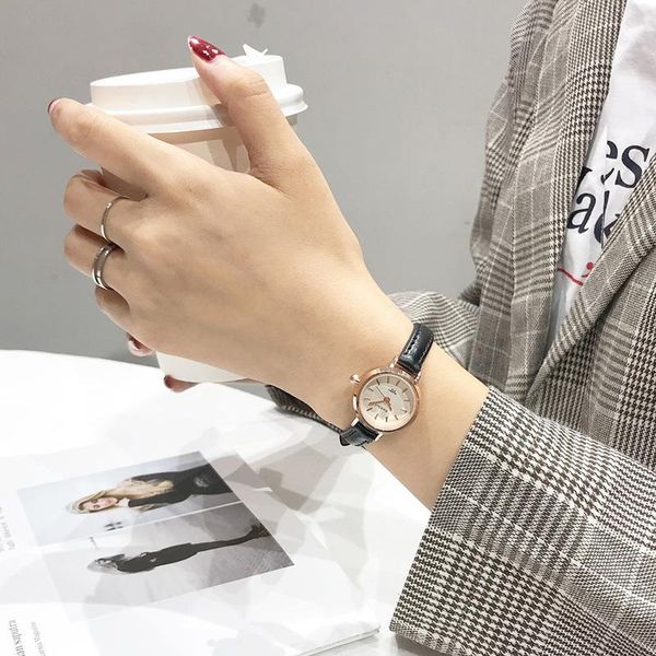 

vintage women watches fashion simple small ladies wristwatches 2021 elegant qualities female quartz watch leather clock, Slivery;brown