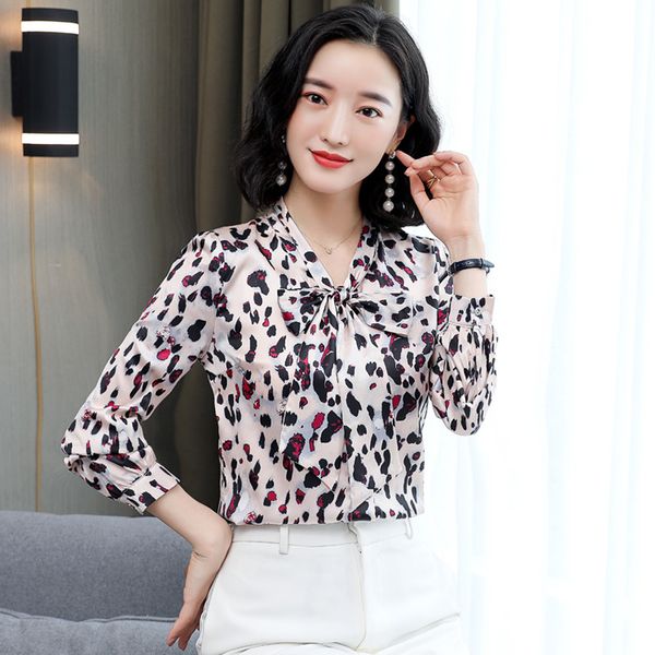 Koreanische Seidenbluse Frauen Satin Blumenhemden Frau Print Leopard Tops Plus Size Bow Shirt 5XL 210427