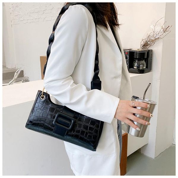 

evening bags claw bag crocodile pattern 2021 fashion underarm female twist shoulder magnetic buckle zipper small square