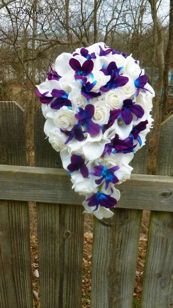 

wedding flowers white roses blue&purple dancing lady orchid teardrop bouquet for bride calla lily elegant bridal ramos de novia