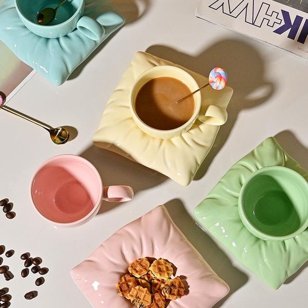 

mugs ceramic cup with pillow creative couple milk coffee tea saucers christmas gift box set drink ware