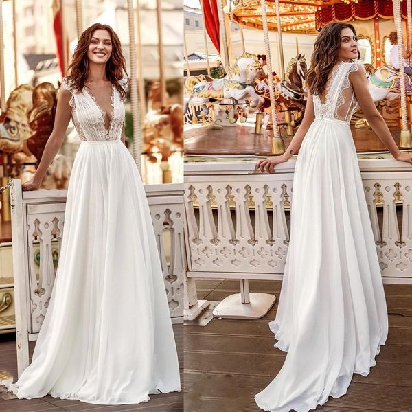 Una linea abito da sposa in chiffon sexy scollo a V profondo in pizzo Appliques Summer Beach Abiti da sposa 2021 Modern Backless Sweep Train robes de mari￩e