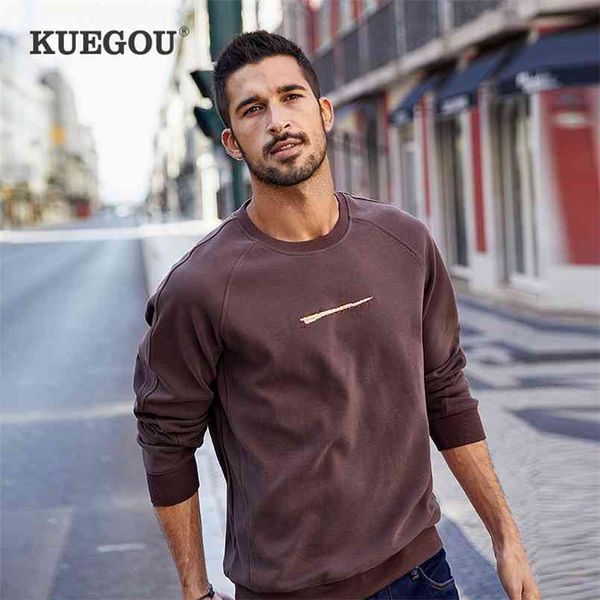 KUEGOU Baumwolle Spandex Buchstaben Stickerei Sweatshirts Männer Herbst Mode Herren Hoodie Top Plus Größe UEW-8939 210813