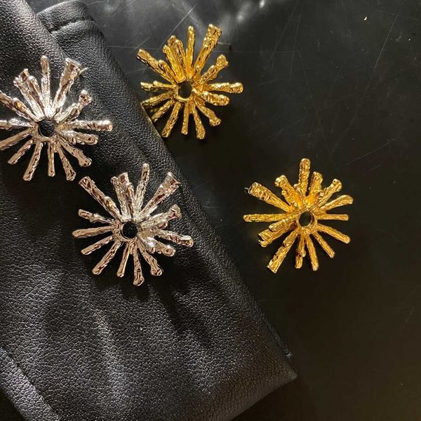 

vacuum plated 24k day order silver needle earrings branch design french temperament personality commuting e9-3